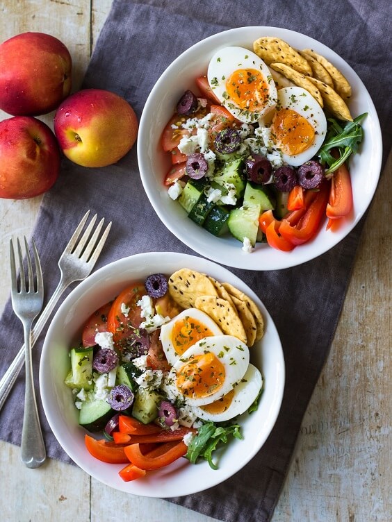 Meal Prep Breakfast Bowls Greek Style - Quick and healthy breakfast ideas you can meal prep, yummy and ready in 30 mins or less. You can enjoy your mornings even if you're busy! meal prep, meal prep for the week, meal plan, meal prep recipes, #mealprepideas #breakfastideas #breakfastrecipes via www.sharpaspirant.com
