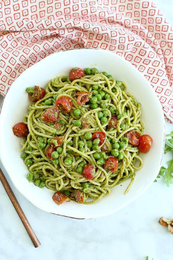 Arugula Pesto Pasta Recipe. These healthy Vegan Meal Prep Ideas are perfect for breakfast, lunch or dinner, easy to cook and delicious to eat! #Meals #MealPrep #HealthyMealPrep #HealthyRecipes #veganrecipes