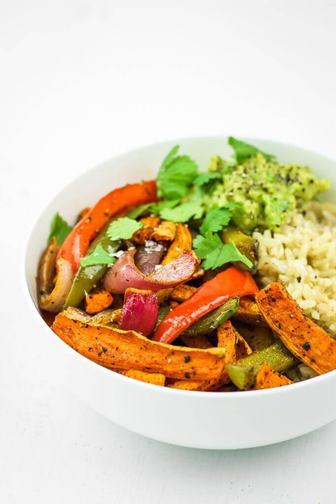 Sweet Potato Fajitas Meal Prep. These healthy Vegan Meal Prep Ideas are perfect for breakfast, lunch or dinner, easy to cook and delicious to eat! #Meals #MealPrep #HealthyMealPrep #HealthyRecipes #veganrecipes
