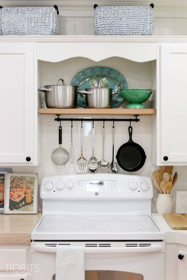Hang things over your stove. #Kitchen #KitchenOrganization #KitchenDecor #KitchenStorage