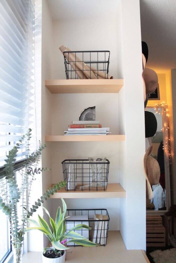 Small Bedroom Organization Ideas: Neat Little Wooden Wall Shelves #smallbedroomideas #smallbedroomstorageideas #spacesaving #bedroomideasforsmallrooms