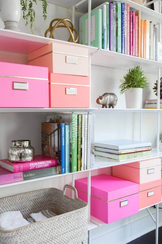 Small Bedroom Organization Ideas: Extend your Shelves with these Colorful Boxes #smallbedroomideas #smallbedroomstorageideas #spacesaving #bedroomideasforsmallrooms