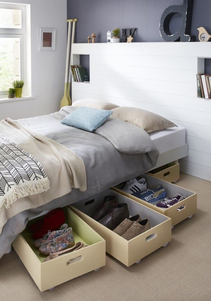 Small Bedroom Organization Ideas: Under-The-Bed Plastic Pullout Storage Drawers #smallbedroomideas #smallbedroomstorageideas #spacesaving #bedroomideasforsmallrooms