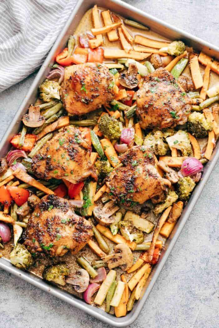 Sheet Pan Honey Balsamic Chicken Thighs with Veggies via My Food Story. Easy, simple, and flavorful Christmas lunch ideas for your families! They're also the perfect meal prep recipes so you can save time during this busy season! Christmas recipes #holidays #recipe #healthymeals. make ahead
