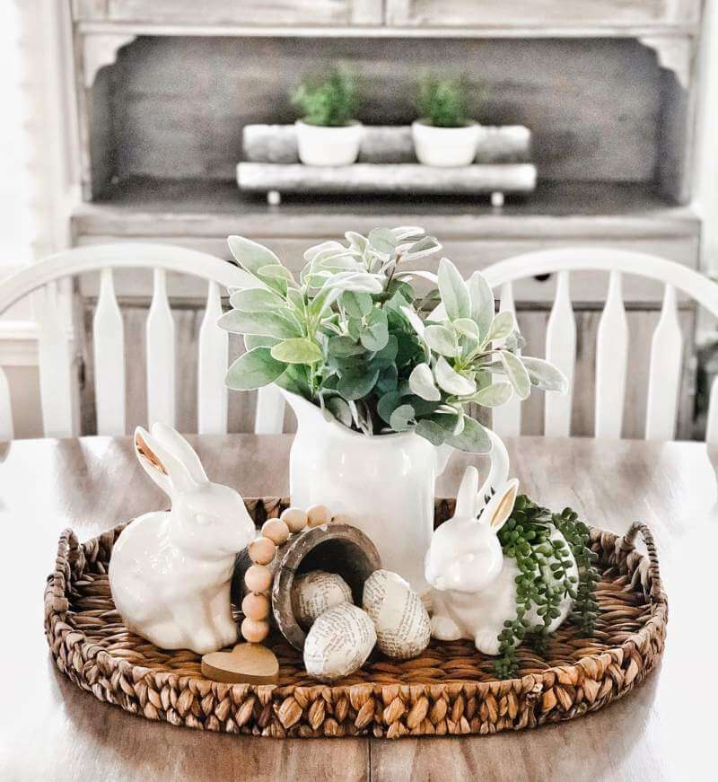 Easy and Pretty Easter Decorations For The Home | Are you looking for DIY Easter decorations ideas? These homemade Easter decorations include Easter table decorations with flowers, Easter table settings, Easter table centrepieces, Easter table ideas and elegant Easter table decorations. Plus, if you’re after inexpensive Easter table decorations ideas, these are fantastic. #easterdecorations #easterdecor #eastertable #eastertabledecorations #centerpieces #easter