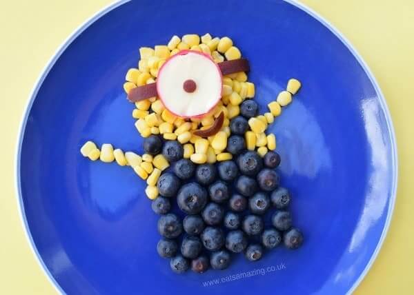 Pretzels and grapes make a delicious combo!