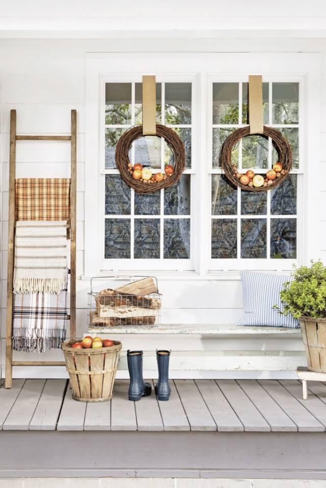 Beautiful and cozy fall decor ideas for the home to warm you up this autumn! Find some great ideas for the living room, front porch, dining room, and more! fall decorations diy | fall decor mantle | fall decor outdoor | fall decor 2020 trends | Image Via Image Via Country Living