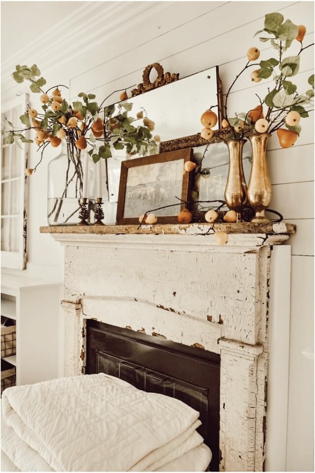 Beautiful and cozy fall decor ideas for the home to warm you up this autumn! Find some great ideas for the living room, front porch, dining room, and more! fall decorations diy | fall decor mantle | fall decor outdoor | fall decor 2020 trends | Image Via Image Via Liz Marie Blog