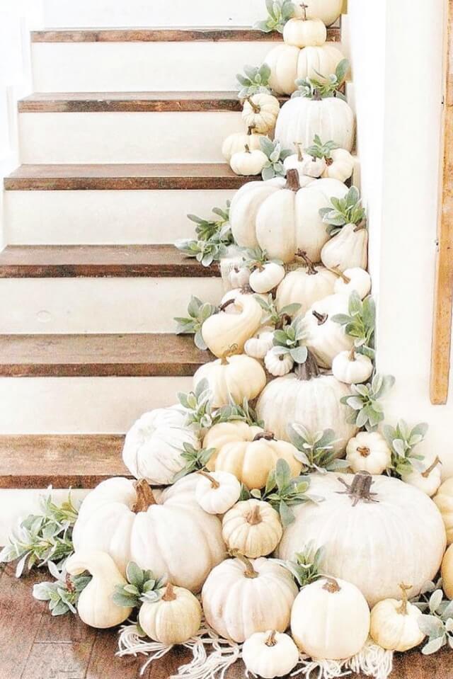 Beautiful and cozy fall decor ideas for the home to warm you up this autumn! Find some great ideas for the living room, front porch, dining room, and more! fall decorations diy | fall decor mantle | fall decor outdoor | fall decor 2020 trends | Image Via Image Via c.b. designs