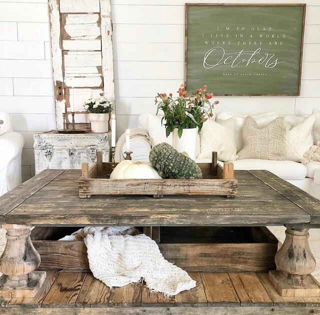 Rustic style farmhouse with beautiful little fall touches
