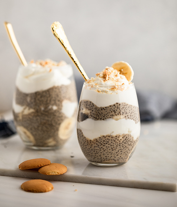 Banana Cream Pie Chia Pudding - Quick and healthy breakfast ideas you can meal prep, yummy and ready in 30 mins or less. You can enjoy your mornings even if you're busy! meal prep, meal prep for the week, meal plan, meal prep recipes, #mealprepideas #breakfastideas #breakfastrecipes via www.sharpaspirant.com