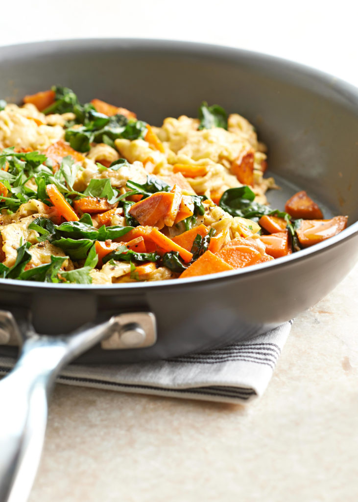 Savory Egg and Sweet Potato Scramble - Quick and healthy breakfast ideas you can meal prep, yummy and ready in 30 mins or less. You can enjoy your mornings even if you're busy! meal prep, meal prep for the week, meal plan, meal prep recipes, #mealprepideas #breakfastideas #breakfastrecipes via www.sharpaspirant.com