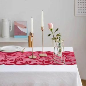 Valentines Day decorations. Put some extra sparks to your homes with these pretty, romantic, and affordable Valentine's Day decorations from Amazon! valentines day ideas | valentines day decor ideas | valentine home decor | valentine table decorations easy | valentines day decor outdoor