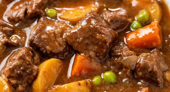 Looking for a comforting, satisfying meal this weekend? Then try these easy, hearty, and flavorful Beef Stew Crockpot recipes!