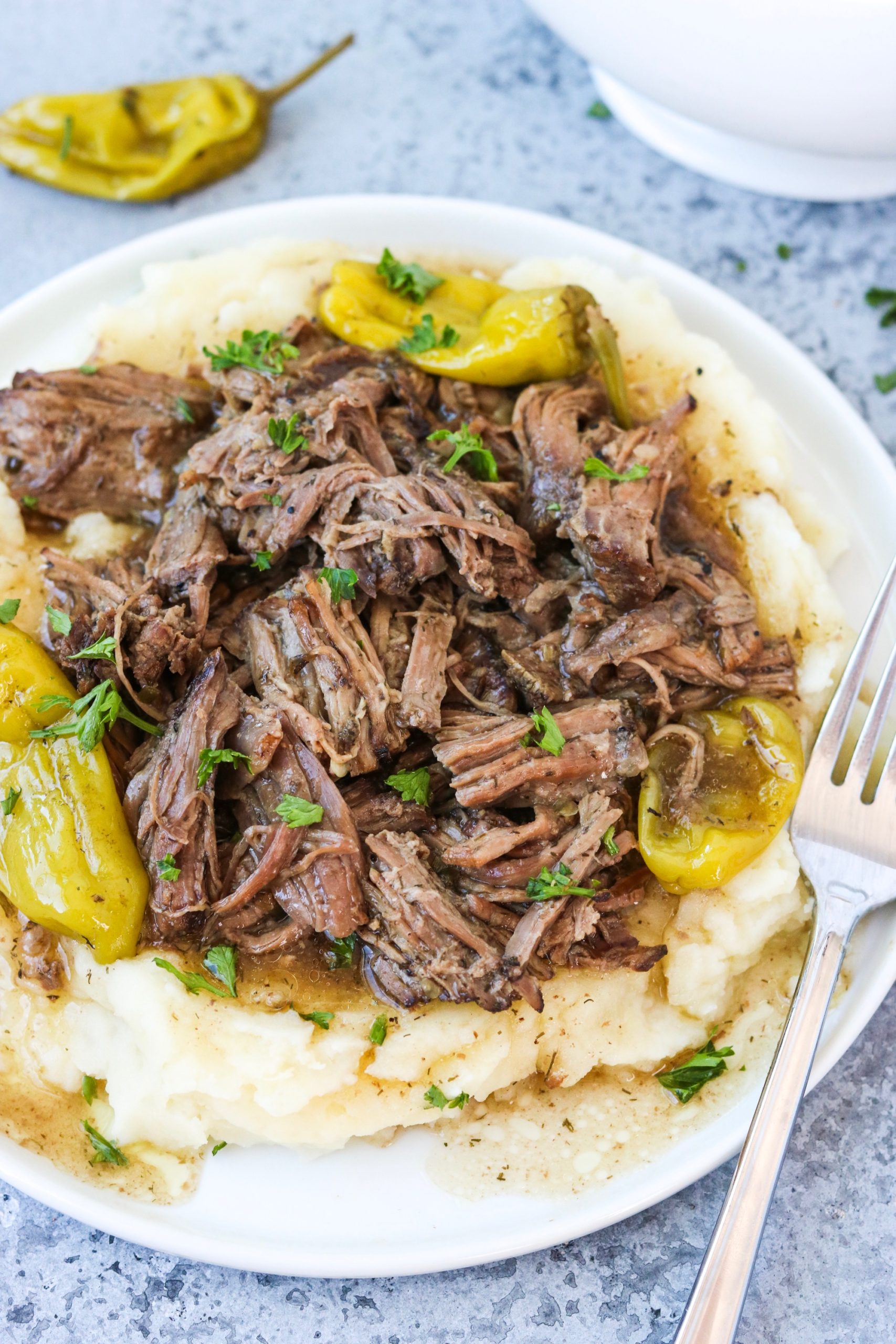 A healthier version of the classic spicy, flavorful beef dish made with au jus & ranch seasonings, butter, and pepperocinis!