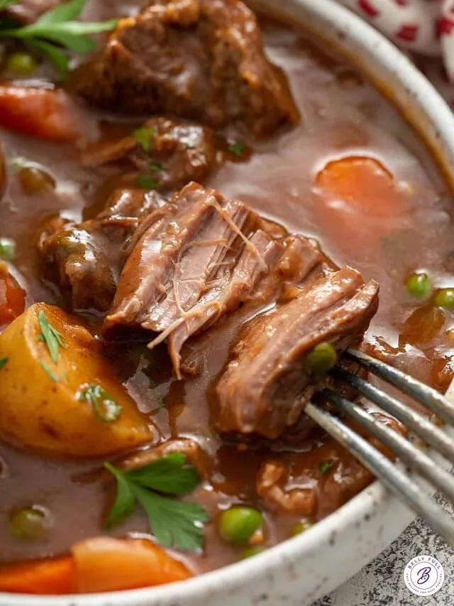 Looking for a comforting, satisfying meal this weekend? Then try these easy, hearty, and flavorful Beef Stew Crockpot recipes!