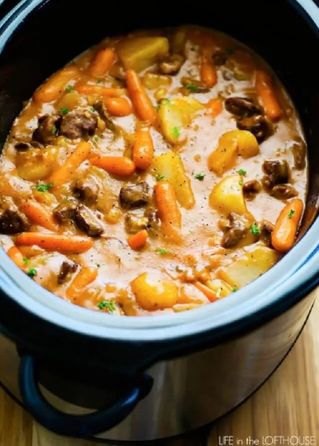 Looking for a comforting, satisfying meal this weekend? Then try these easy, hearty, and flavorful Beef Stew Crockpot recipes!