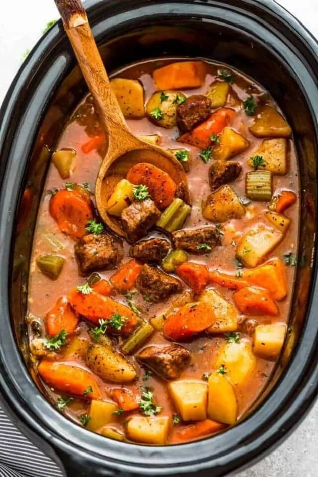 Looking for a comforting, satisfying meal this weekend? Then try these easy, hearty, and flavorful Beef Stew Crockpot recipes!