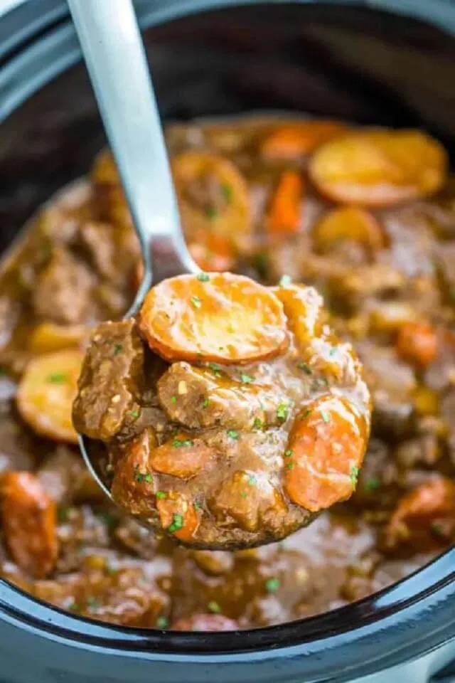 Looking for a comforting, satisfying meal this weekend? Then try these easy, hearty, and flavorful Beef Stew Crockpot recipes!