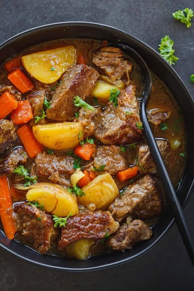 Looking for a comforting, satisfying meal this weekend? Then try these easy, hearty, and flavorful Beef Stew Crockpot recipes!