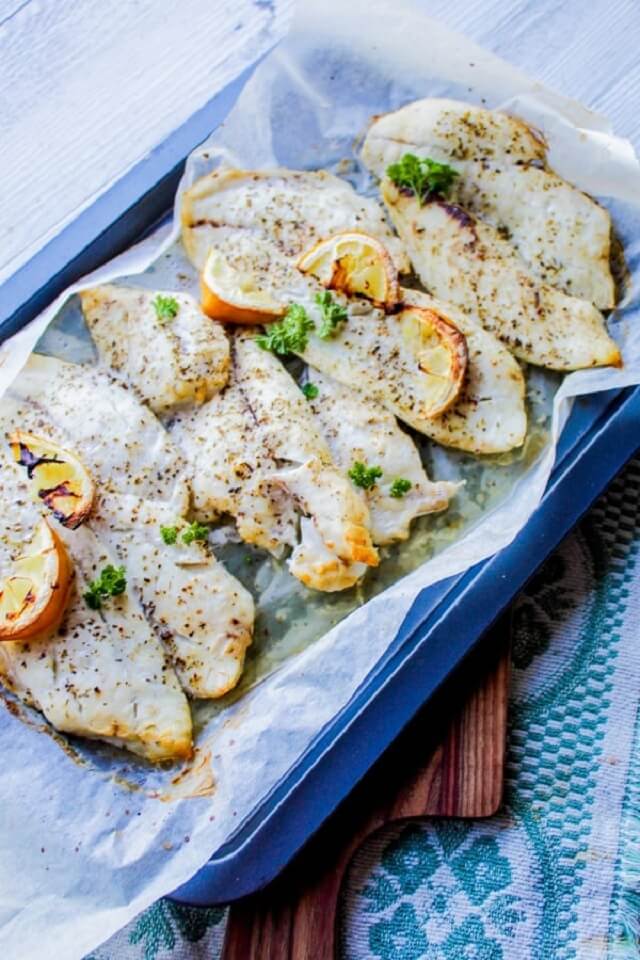 If  you're looking for some meatless meals tonight, then these delicious baked fish ideas are a must-try!