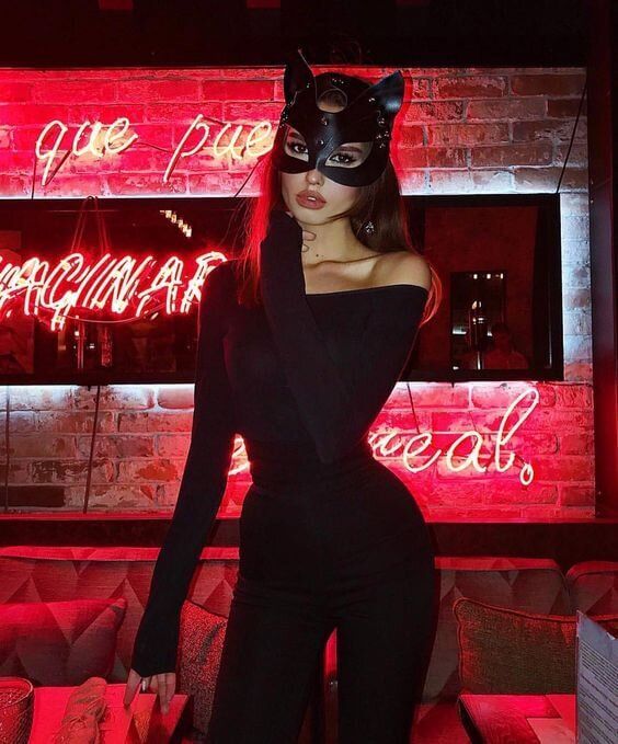 Level up your Halloween dress-up game with the best Halloween costume ideas for college girls that are sure to make everyone's head turns! Be whoever you want to be - a sultry Catwoman, a naughty Tinkerbell, or a sweet but fierce Harley Quinn! 
