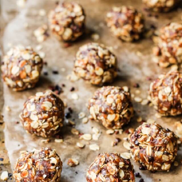 Looking for some healthy sweet snack recipes to satisfy your sugar cravings? Check out these surprisingly nutritious and delicious snacks from banana cake cookies to fudge to granola bars, and more!