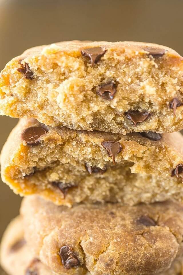 Looking for some healthy sweet snack recipes to satisfy your sugar cravings? Check out these surprisingly nutritious and delicious snacks from banana cake cookies to fudge to granola bars, and more!