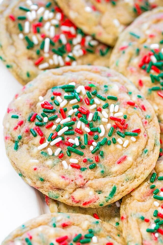 These New Year's Eve cookies are a must-have for any New Year's Eve gathering. You'll want to check out these 12 amazing NYE sweets if you're planning your own New Year's Eve party.