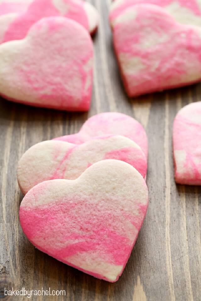 These Valentine's Day cookies ideas are sure to warm anyone's heart! It's time to make some treats for your sweetie! Go check these out!