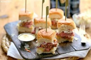 Looking for some traditional Irish appetizers for a party? Serve these 12 wonderful Irish appetizer recipes for St Patrick's Day and beyond!