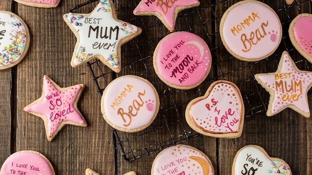 These Mother's Day cookies will definitely brighten your Mom's day! From sugar cookies, lemon Madeleines, chocolate chips, and more, they'll make every Mom's day especially memorable! Check them out now!