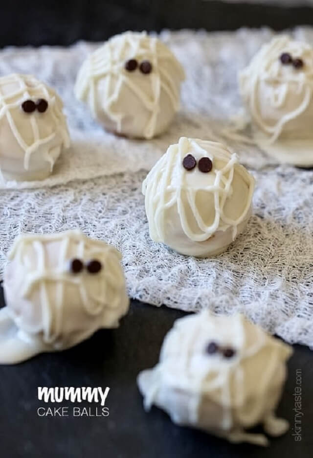 These 30 Halloween snacks are super easy even kids can make them! From spooky eyeball OREO Truffles to fruit-focused snacks, these Halloween snacks are perfect for all ages!
