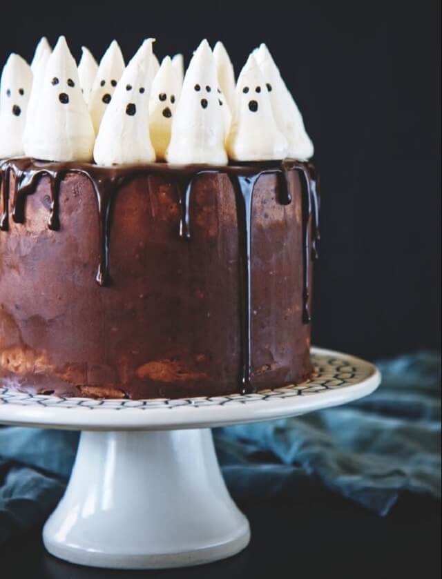a decadent chocolate and pumpkin cake is transformed into an Instagram-worthy centerpiece.