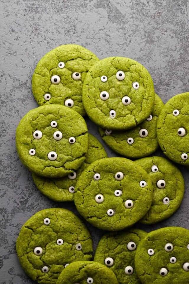 A buttery sugar cookie colored with matcha tea!
