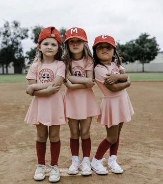 The Baseball Siblings. If you're running out of fresh ideas on the best kids Halloween costumes, then keep on browsing these pictures of Halloween costumes. We have an amazing list of scary + cool Halloween costumes perfect for toddlers and kids - boys and girls!