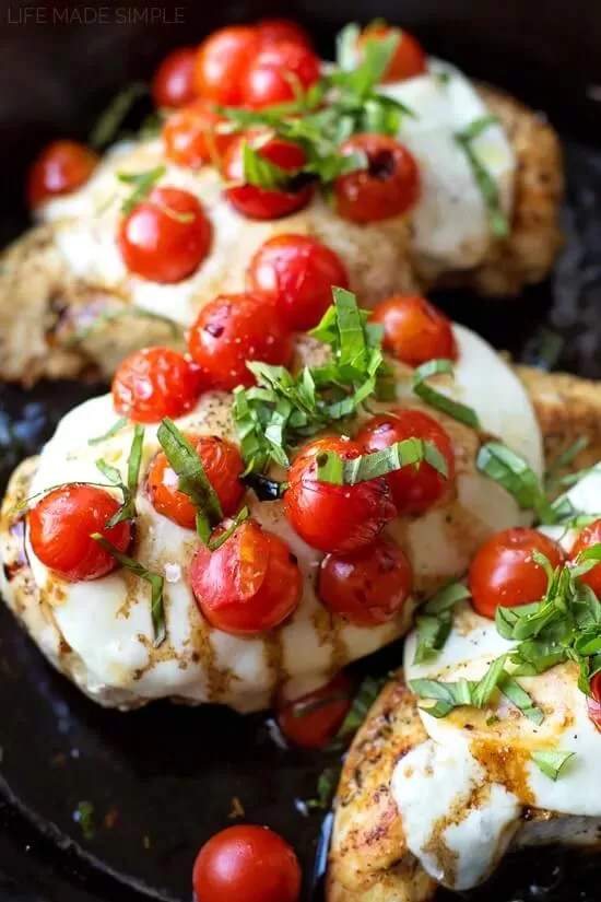 These easy family summer dinner ideas are ideal for hot summer nights- light, fresh flavored meals that'll keep you cool! Try them out now!