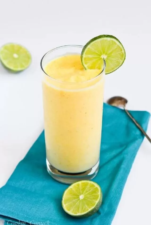 These Weight Watchers smoothie recipes are the perfect way to start your day whether you're in a rush or just want a quick and easy breakfast! Try them now!