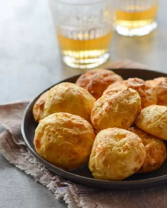 Gougères (French Cheese Puffs)