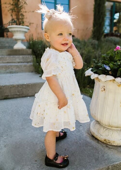 Discover cute and comfortable summer outfits for baby girls. Find stylish ideas and where to shop for the perfect look. Check them out now!