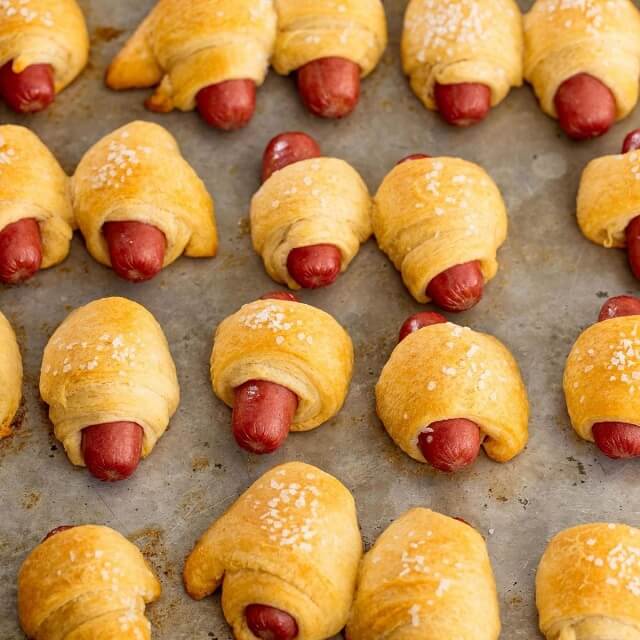 Find quick, delicious, easy finger foods for your next party or gathering. Perfect for any occasion, these recipes will impress your guests!