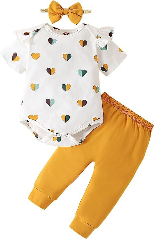 Are you looking for cute fall outfits for baby girls in 2023? Check out these fall outfit ideas for baby girls, ensuring they stay cute, cozy, and stylish throughout the season!