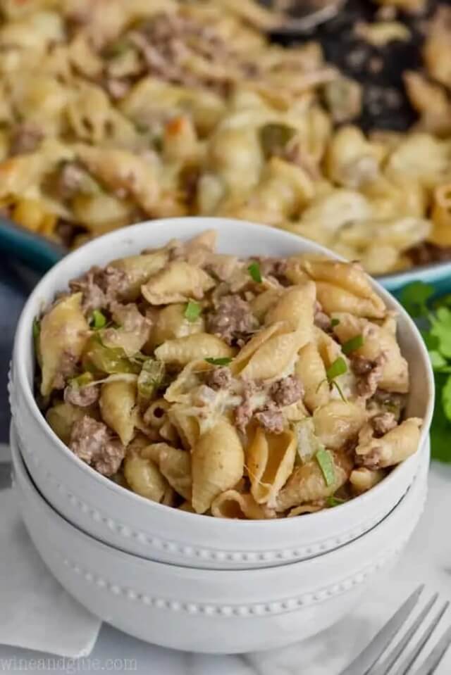 These steak casserole recipes are the best way to satisfy your family’s huge appetite! Creamy, meaty, and cheesy, they’re everything you can ask for in comfort food.