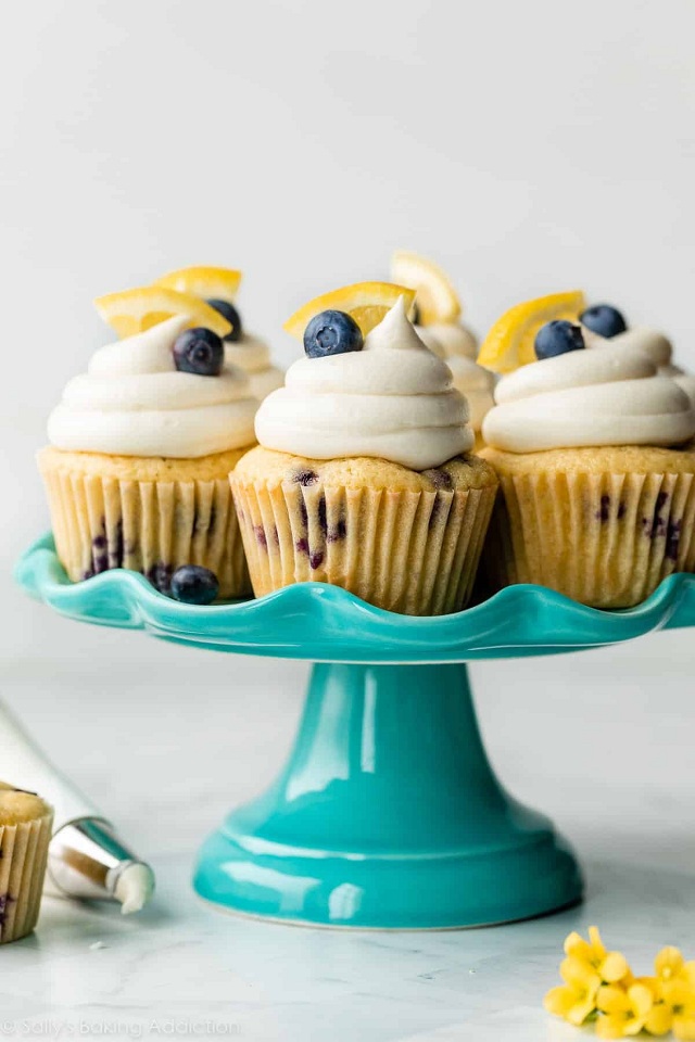 Celebrate Independence Day with festive 4th of July cupcakes—delicious, colorful, and perfect for any holiday gathering! You have to give them a try!