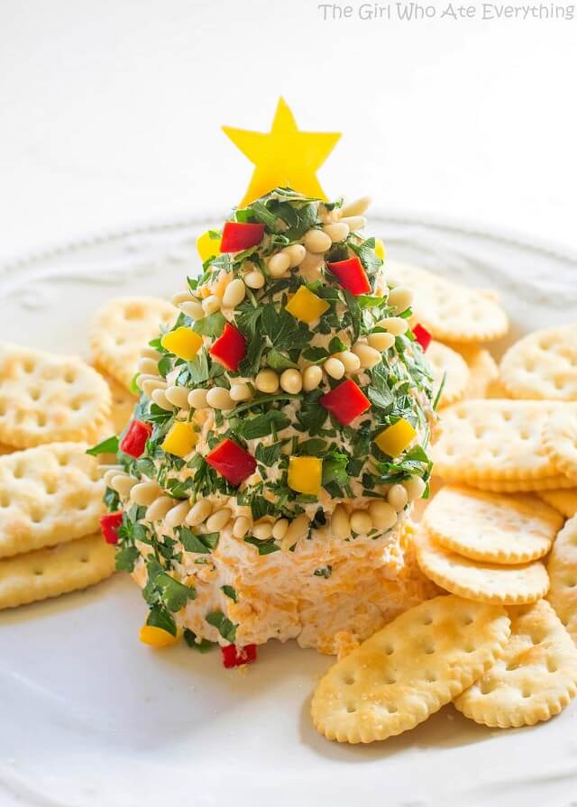 These Christmas cheese ball ideas are the ultimate crowd-pleasing appetizers for the holidays! They’re easy to make, packed with flavor, and can be dressed up to fit the holiday vibe.