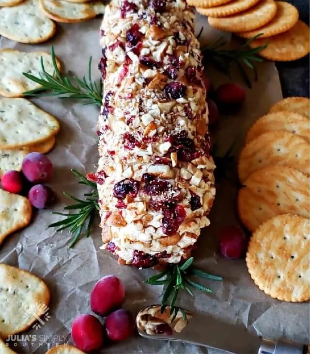 These Christmas cheese ball ideas are the ultimate crowd-pleasing appetizers for the holidays! They’re easy to make, packed with flavor, and can be dressed up to fit the holiday vibe.