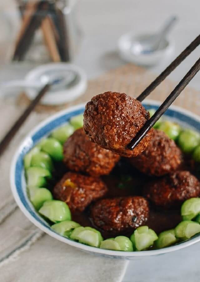 LION’S HEAD MEATBALLS