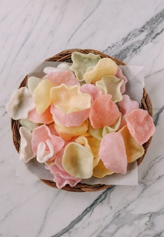 FRIED PRAWN CRACKERS FOR CHINESE NEW YEAR