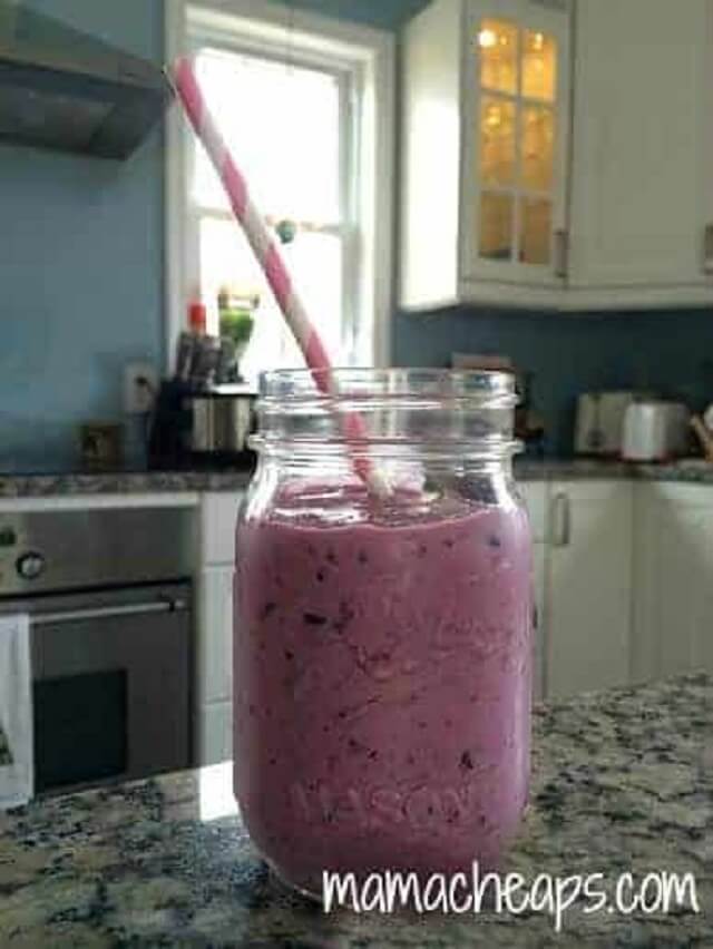 Smoothie with Almond Milk & Berries