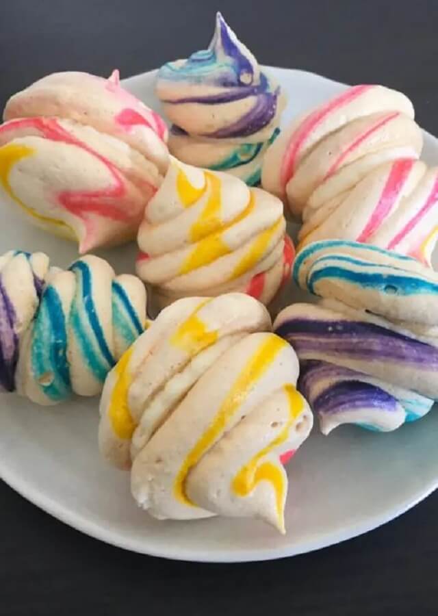 Pastel Swirl Meringues